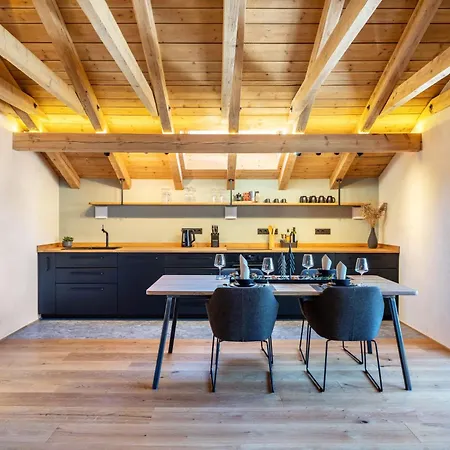 Alpview Loft Apartment *