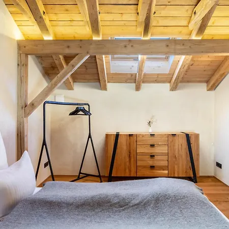 Alpview Loft شقة *